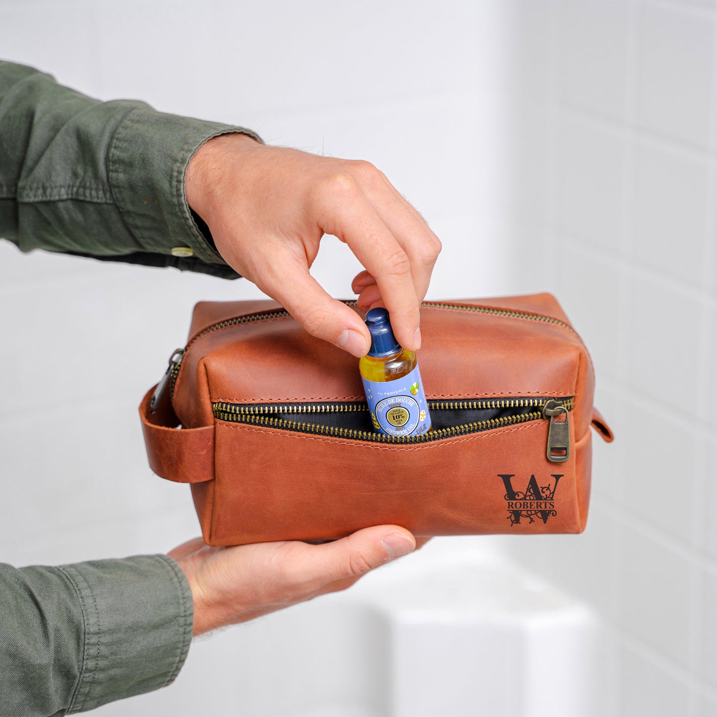 Full-Grain Leather Toiletry Bag with Pocket
